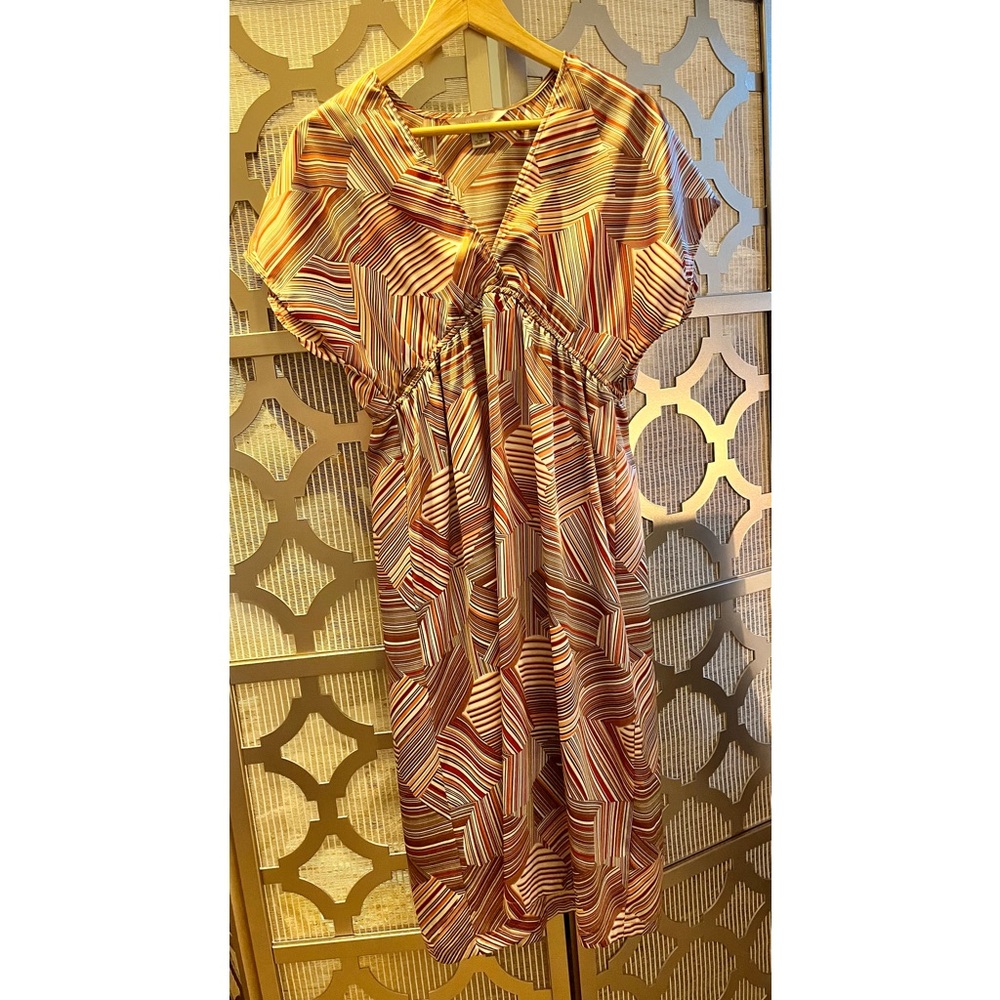 🌟LETS BE SEXY! Gorgeous gold-toned dress